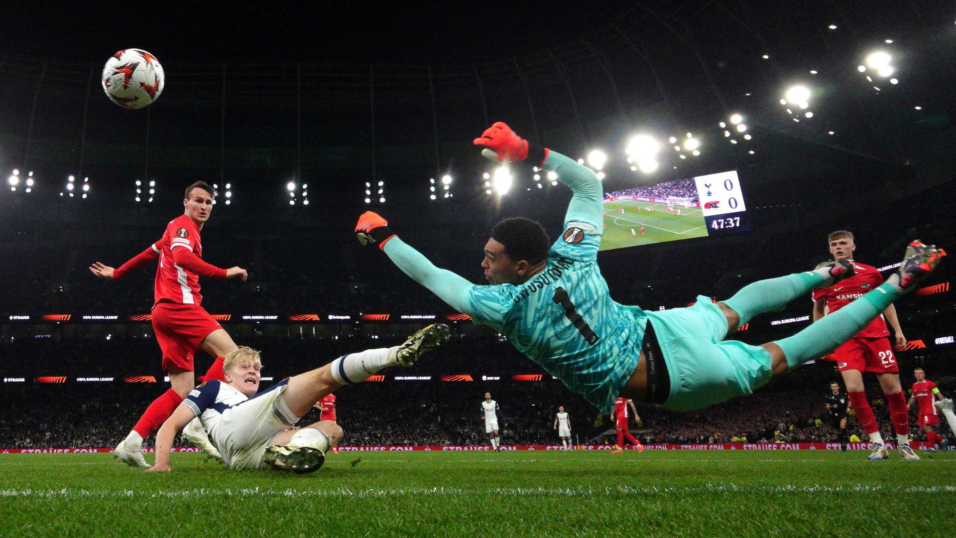 黎巴嫩足协质疑国足主帅扬科维奇：国际赛场经验不足